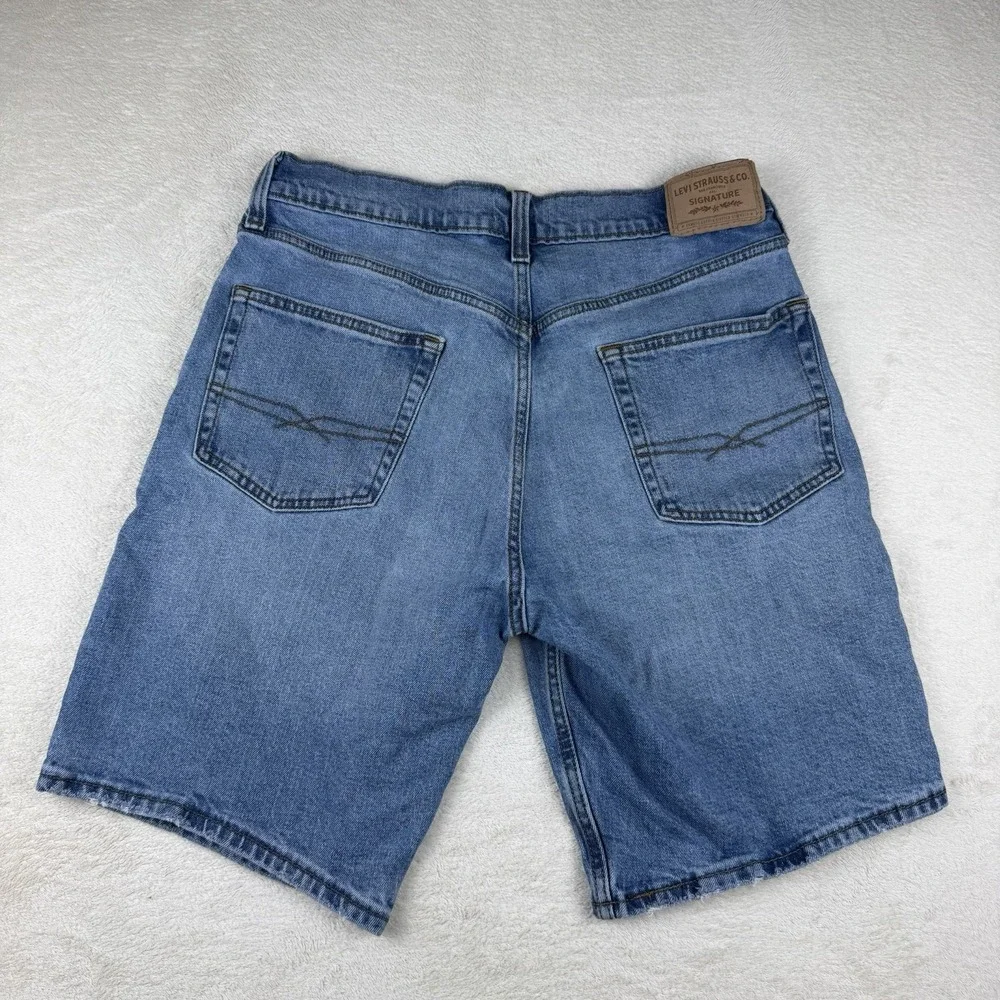 Levi Strauss Signature Medium Wash Denim Jean Shorts Size‎ 32